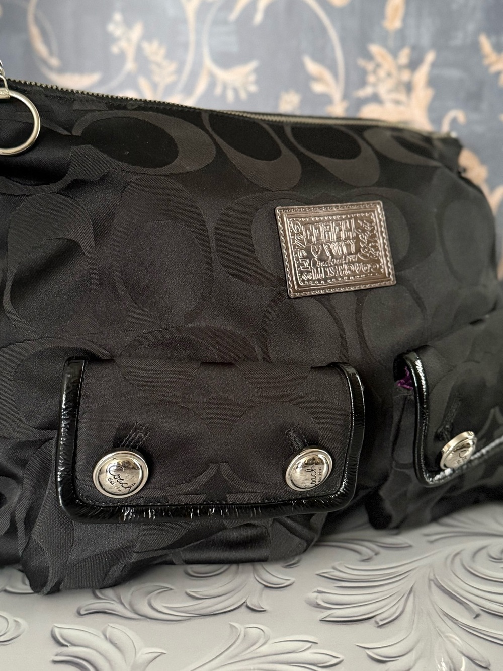 COACH POPPY Black Logo Shoulder Bag w/ Removable Crossbody Strap & Front
Pockets